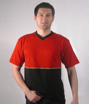 Червена Двуцветна Тениска с Остро Декулте