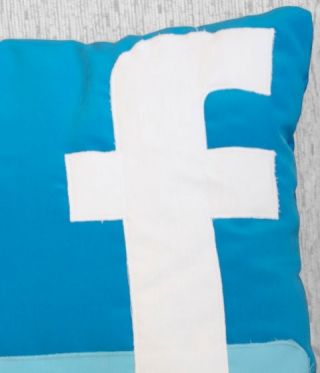 Декоративна Възглавница Facebook
